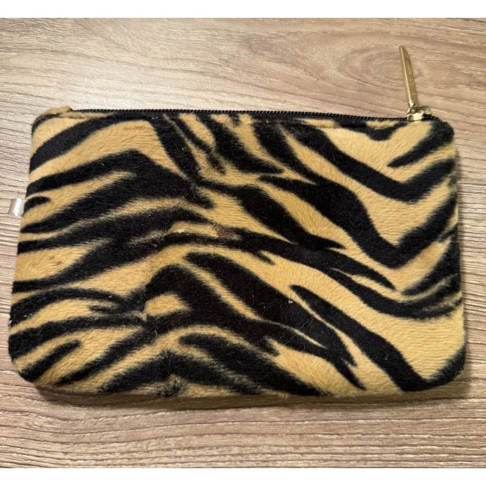 Celebrity Ace animal print